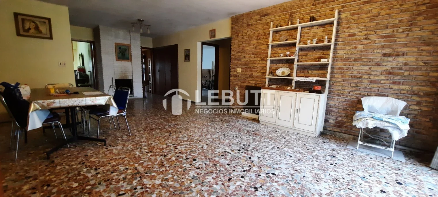 A PASOS DEL MAR UNA PLANTA 2 DORMITORIOS 2 BAÑOS COCINA JARDIN PUNTA GORDA - Imagen 1