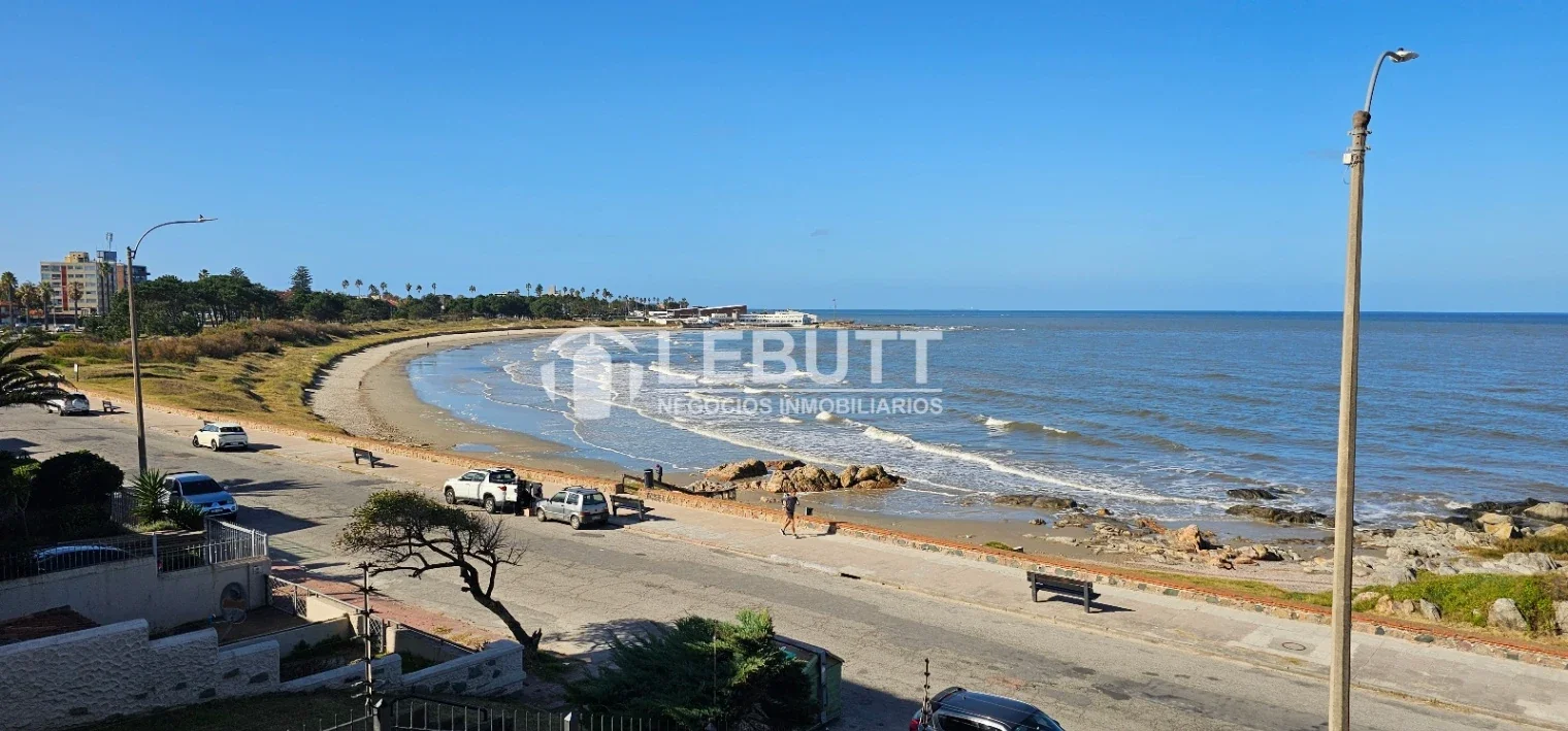 Excelente Vista!!! Venta 3 Dormitorios 2 Baños. Servicio Completo. Punta Gorda - Imagen 1