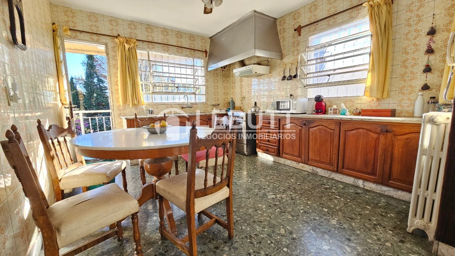 CASA EN VENTA ZONA PUNTA GORDA 5 DORMITORIOS 3 BAÑOS PISCINA PARRILLERO - Imagen 3