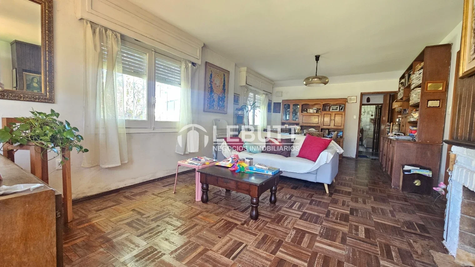 CASA EN VENTA UNA PLANTA 3 DORMITORIOS 2 BAÑOS JARDIN AL FRENTE PUNTA GORDA - Imagen 1