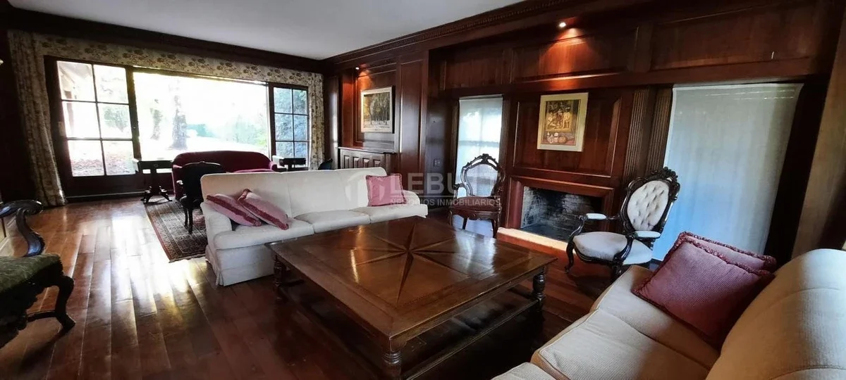 De Estilo. Excelente Carpintería 5 Dormitorios 5 Baños. Piscina Barbacoa 1900 m2 - Imagen 3