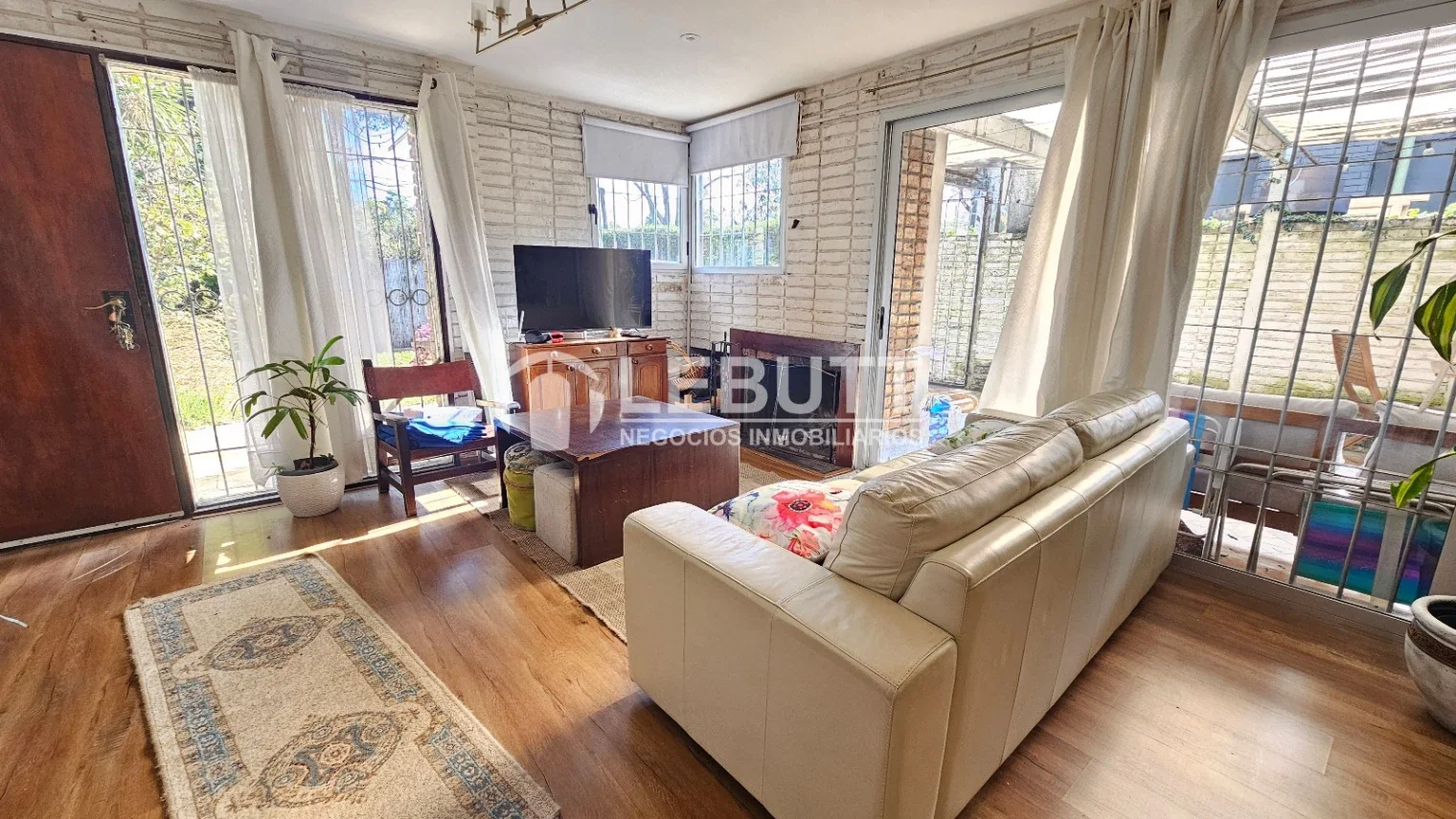 Casa Venta PH 2 Plantas 3 Dormitorios 2 Baños Patio Parrillero techado. Cochera - Imagen 2