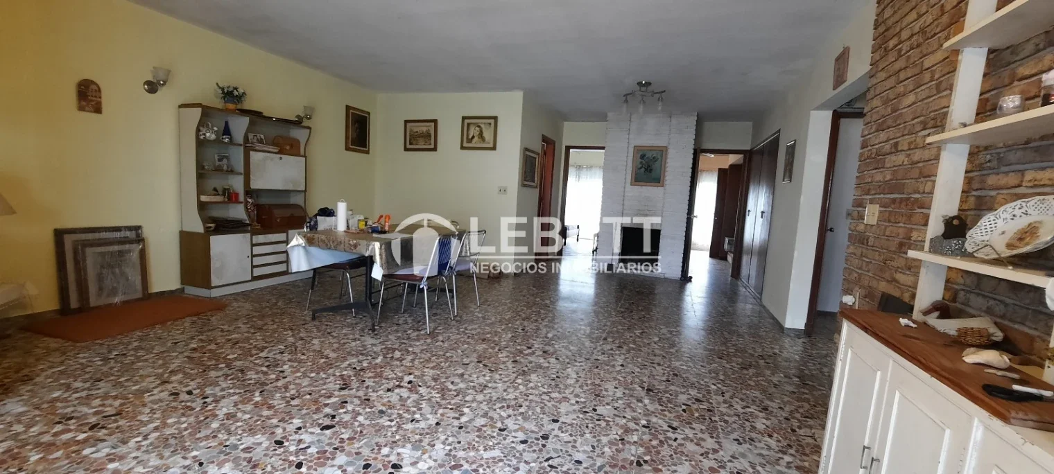 A PASOS DEL MAR UNA PLANTA 2 DORMITORIOS 2 BAÑOS COCINA JARDIN PUNTA GORDA - Imagen 3
