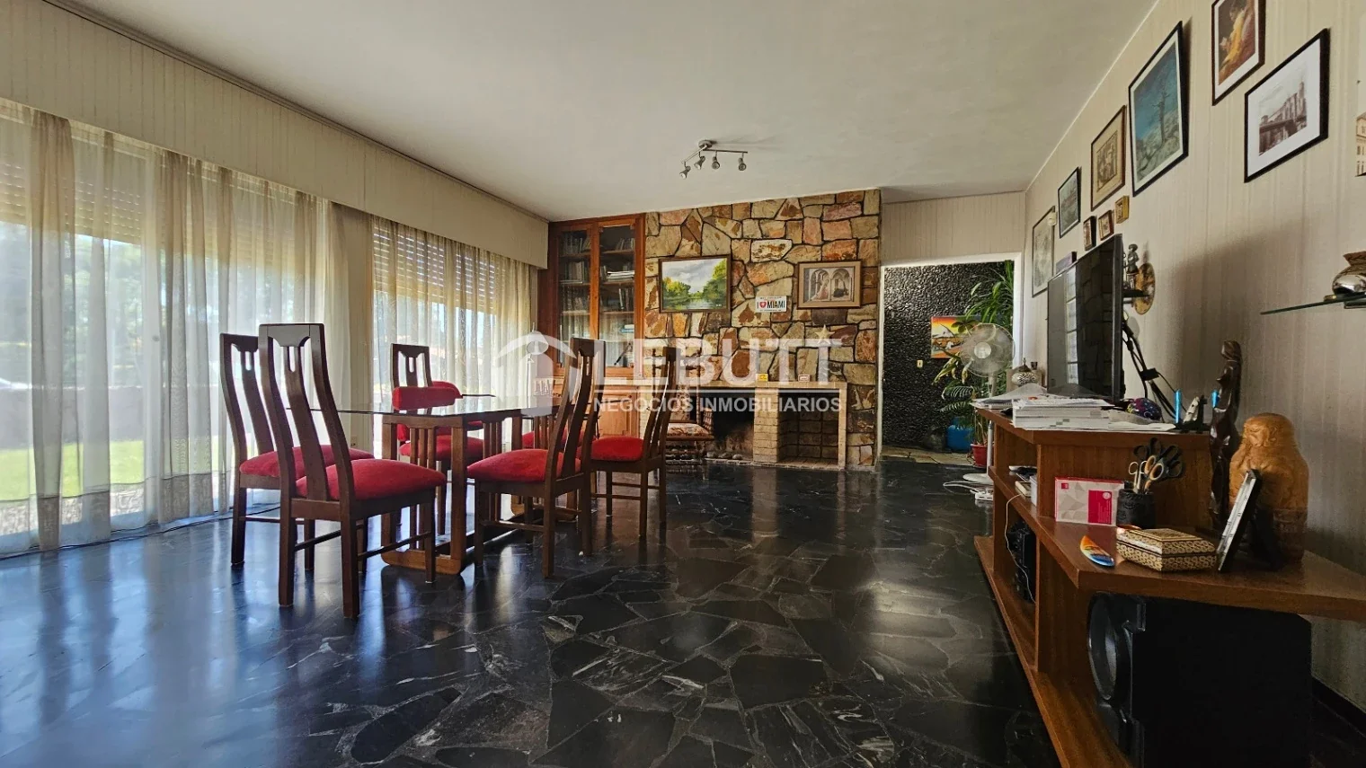 Casa Venta  Punta Gorda Ambientes Amplios. EMPRESA O FAMILIA  Zona Colegios - Imagen 2