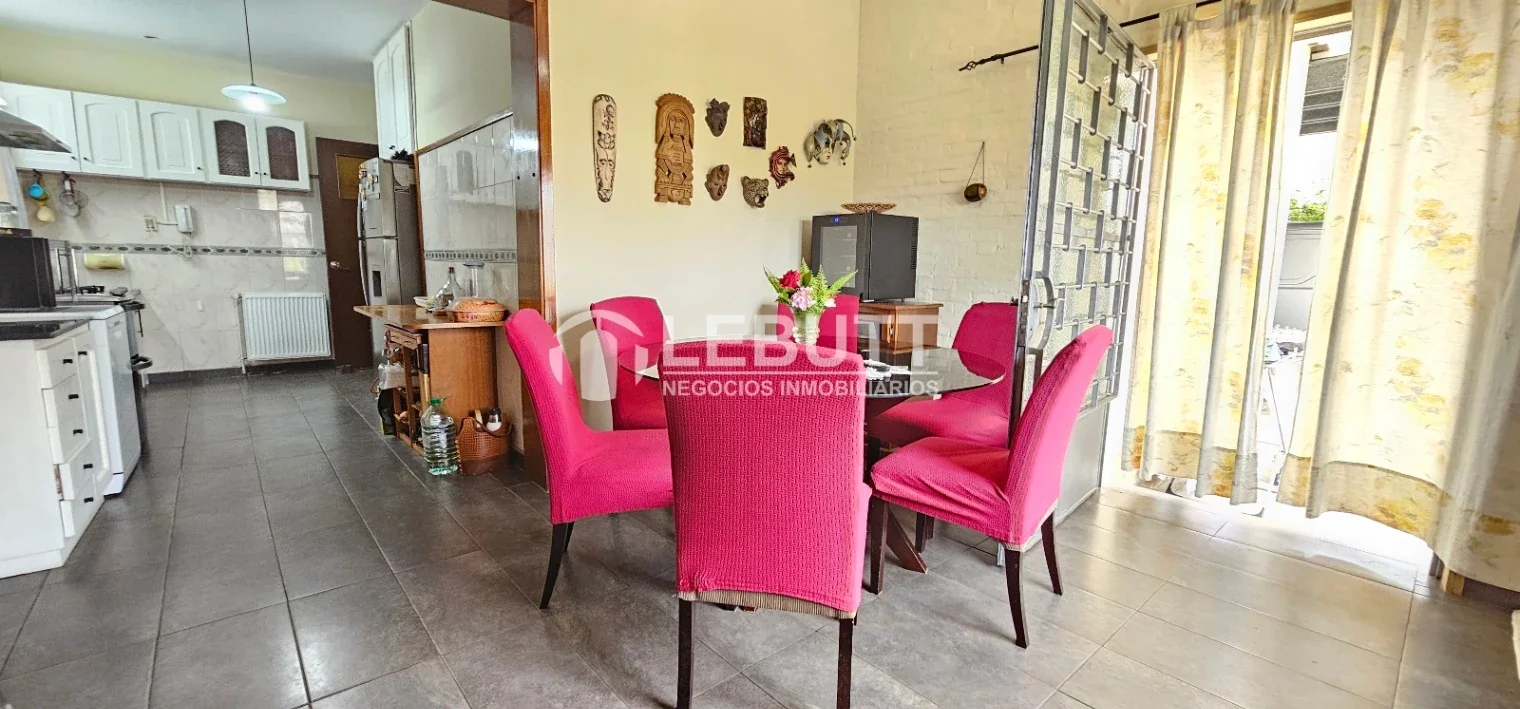 Casa Venta 3 Dormitorios 3 Baños. Barbacoa Parrillero Piscina, 900 m2 Malvin Sur - Imagen 5