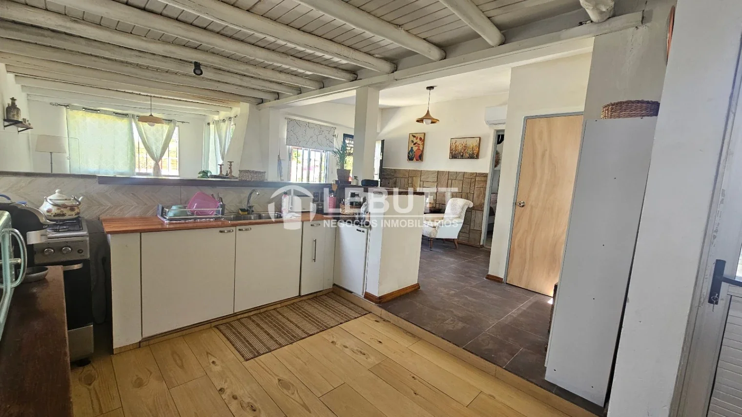A PASOS RAMBLA COSTANERA VENTA CASA 3 DORMITORIOS 2 BAÑOS PATIO Y JARDIN - Imagen 4