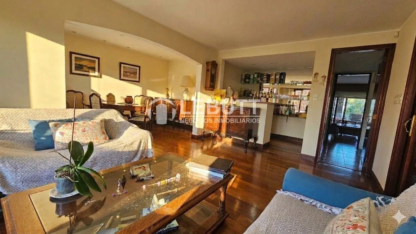 A PASOS RAMBLA VENTA CASA 4 DORMITORIOS 3 BAÑOS PARRILLERO PISCINA. PUNTA GORDA - Imagen 2