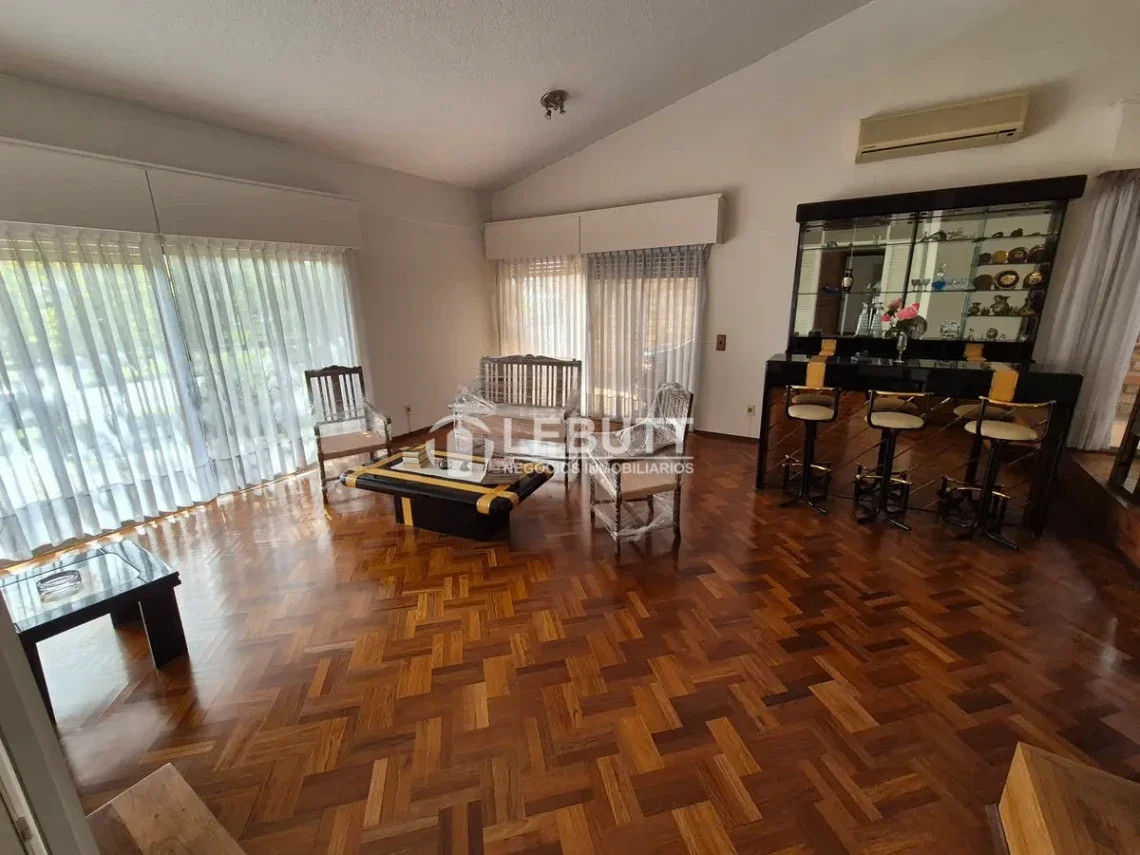 Casa Venta 3 Dormitorios 3 Baños Servicio.  Garaje x 2 Punta Gorda - Imagen 2