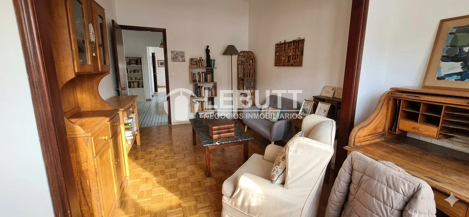 A PASOS DEL MAR VENTA MALVIN SUR 3 Dormitorios, 2 Baños + 2 Unidades al fondo. - Imagen 4