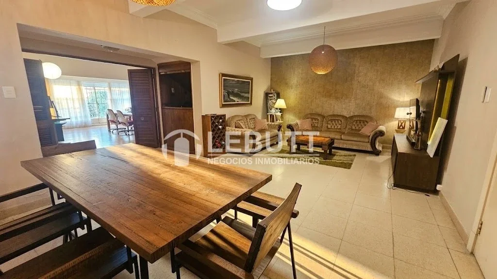 A PASOS DEL MAR 3 DORMITORIOS EN SUITE + ESCRITORIO GARAGE PUNTA GORDA - Imagen 4