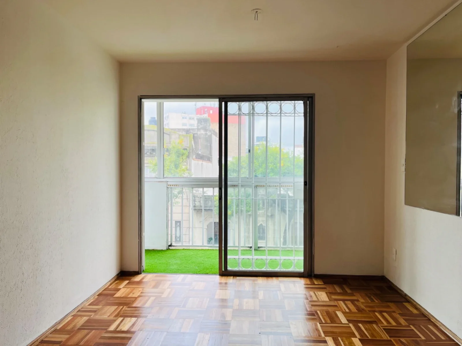 Apartamento En Alquiler En Pocitos De Tres Dormitorios con Balcón - Imagen 4