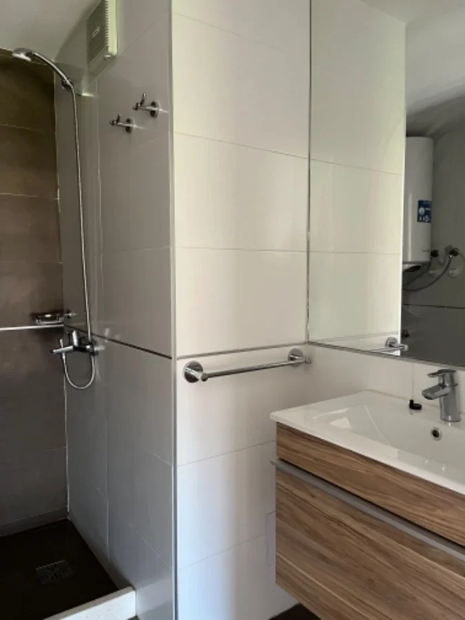 Apartamento En Alquiler En La Blanqueada De Un Dormitorio con Cochera - Imagen 4