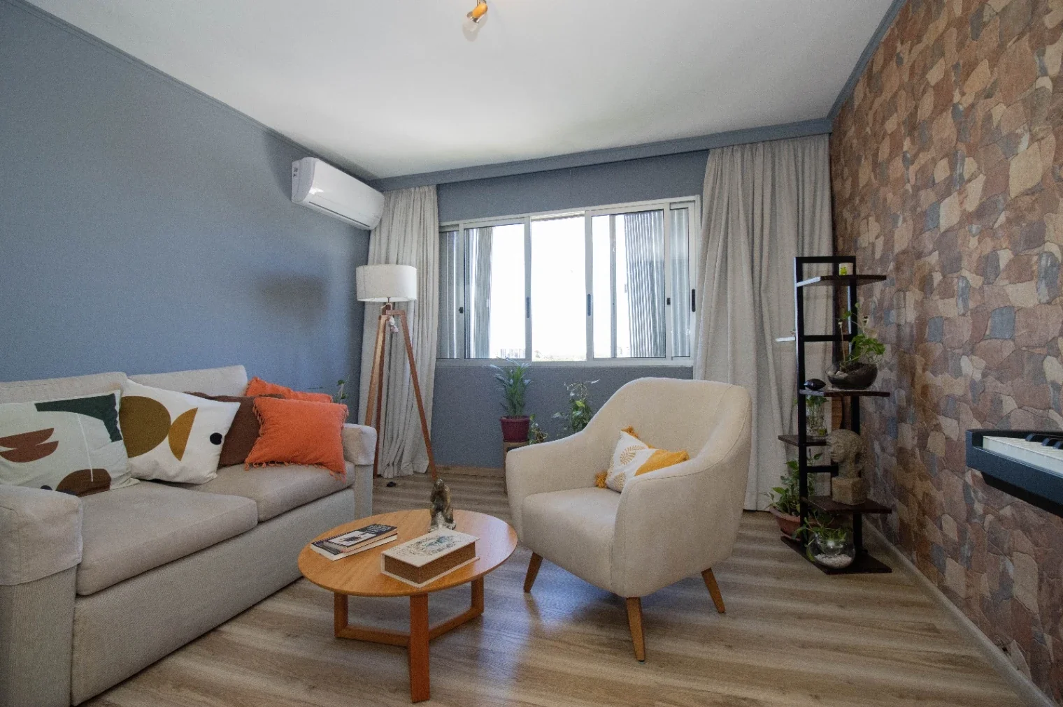 Apartamento En Venta En La Blanqueada De Dos Dormitorios con Cochera - Imagen 3