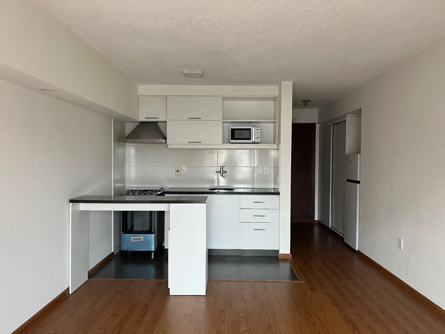 Apartamento En Alquiler En Pocitos Monoambiente Semi Equipado - Imagen 1