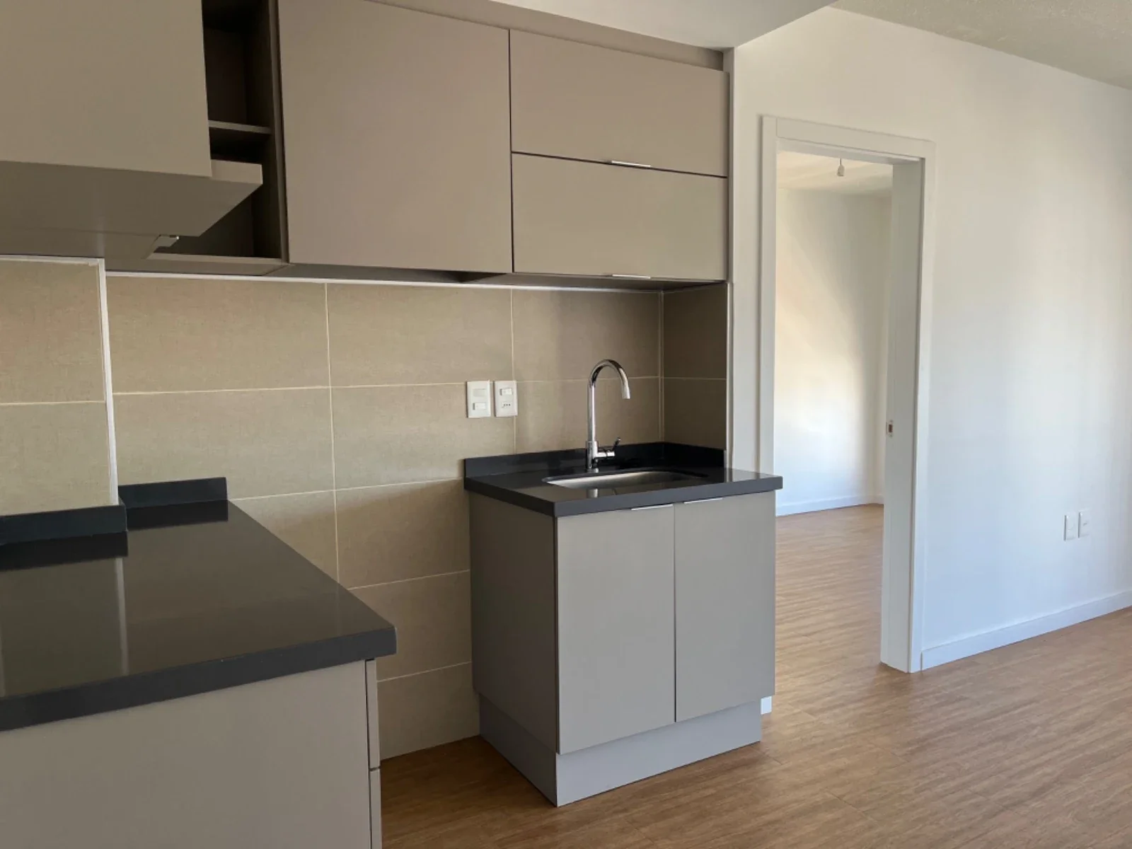 Apartamento En Alquiler En La Blanqueada De Un Dormitorio con Cochera - Imagen 2
