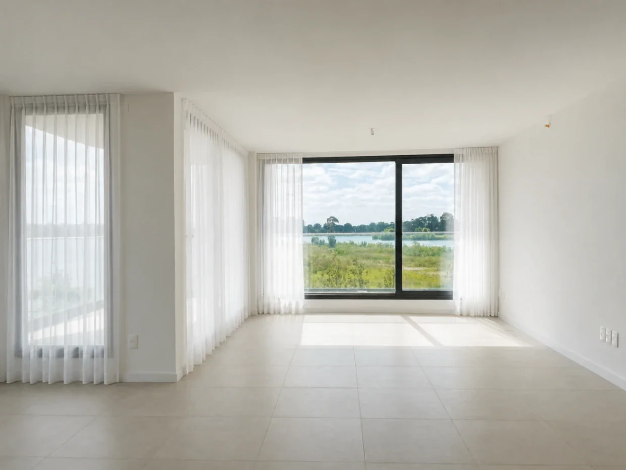 Apartamento En Alquiler En Carrasco Boating 2 Dormitorios con Garage - Imagen 1