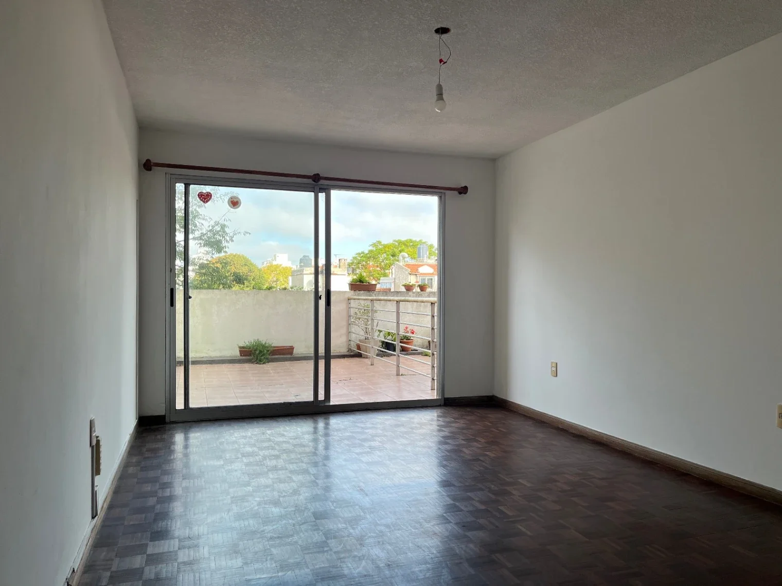Apartamento En Alquiler En Pocitos Monoambiente con patio a metros de WTC - Imagen 2