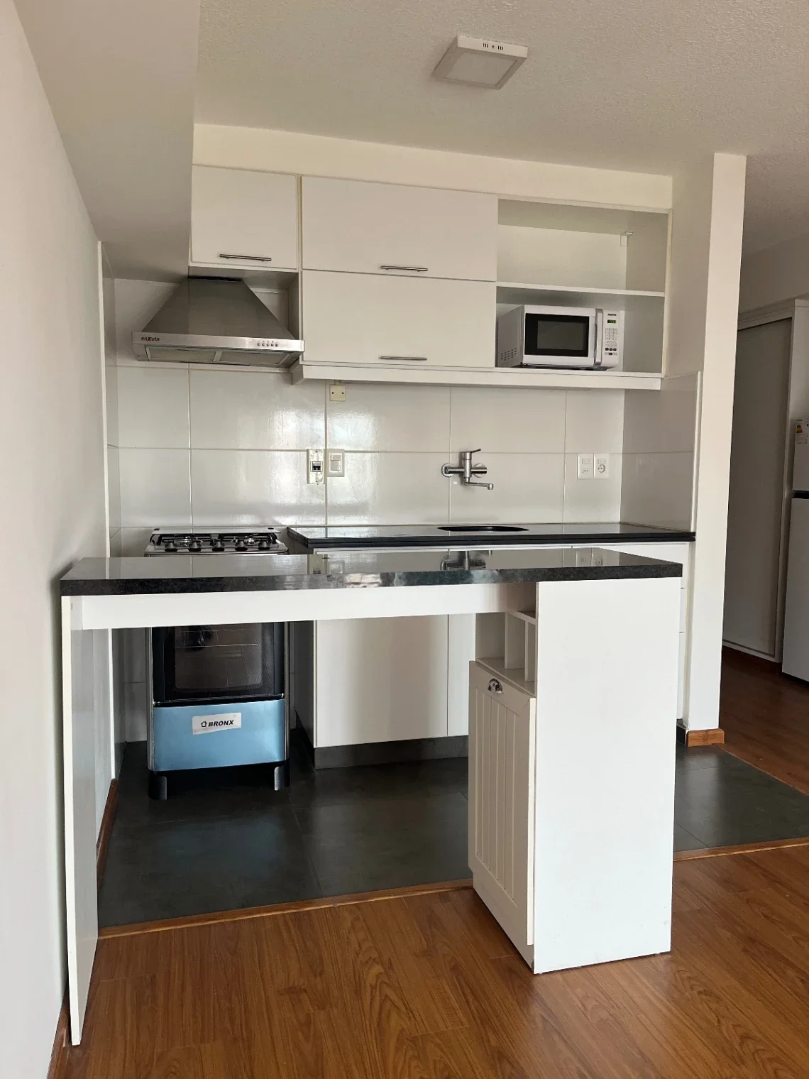 Apartamento En Alquiler En Pocitos Monoambiente Semi Equipado - Imagen 2
