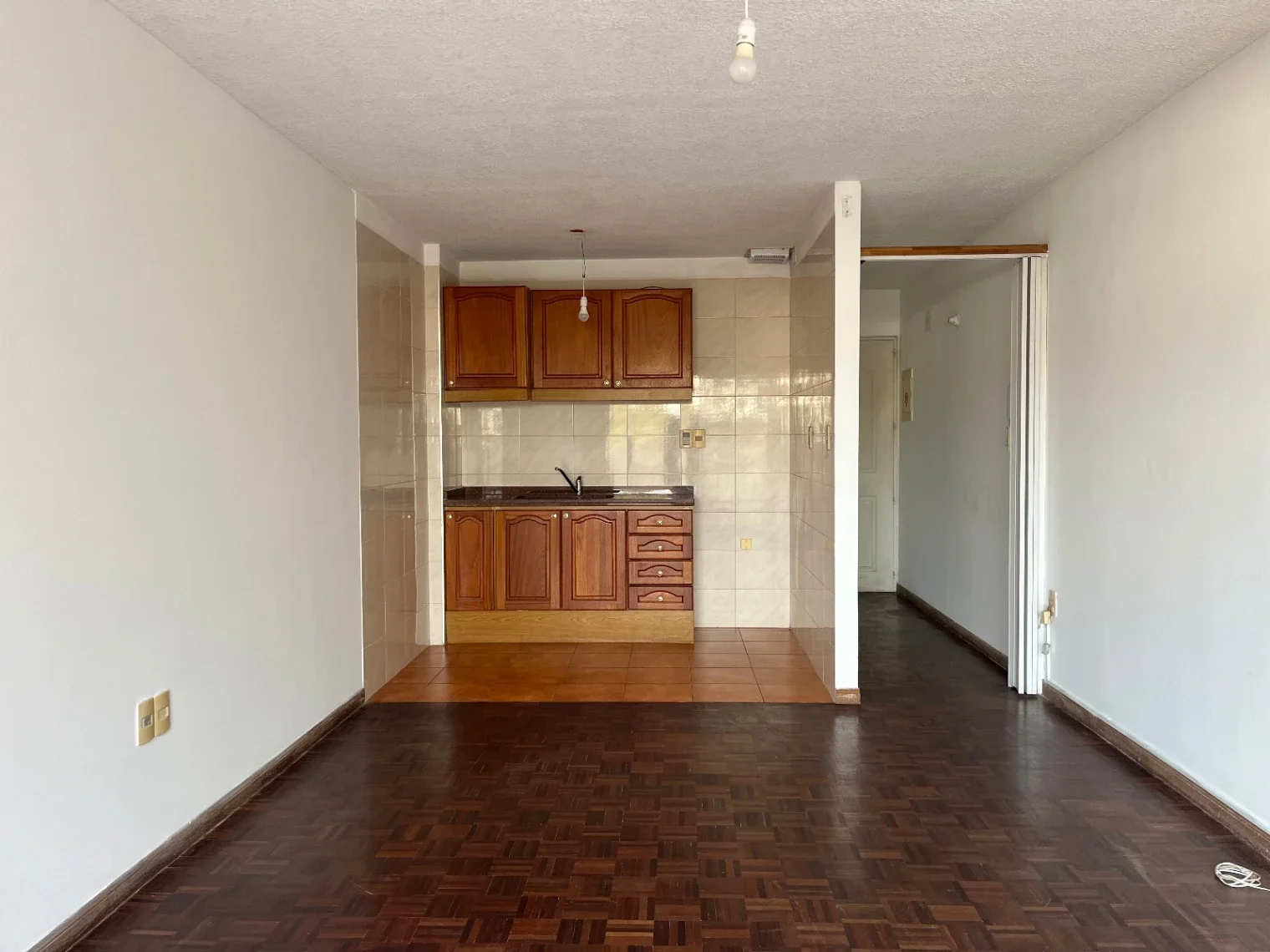 Apartamento En Alquiler En Pocitos Monoambiente con patio a metros de WTC - Imagen 5