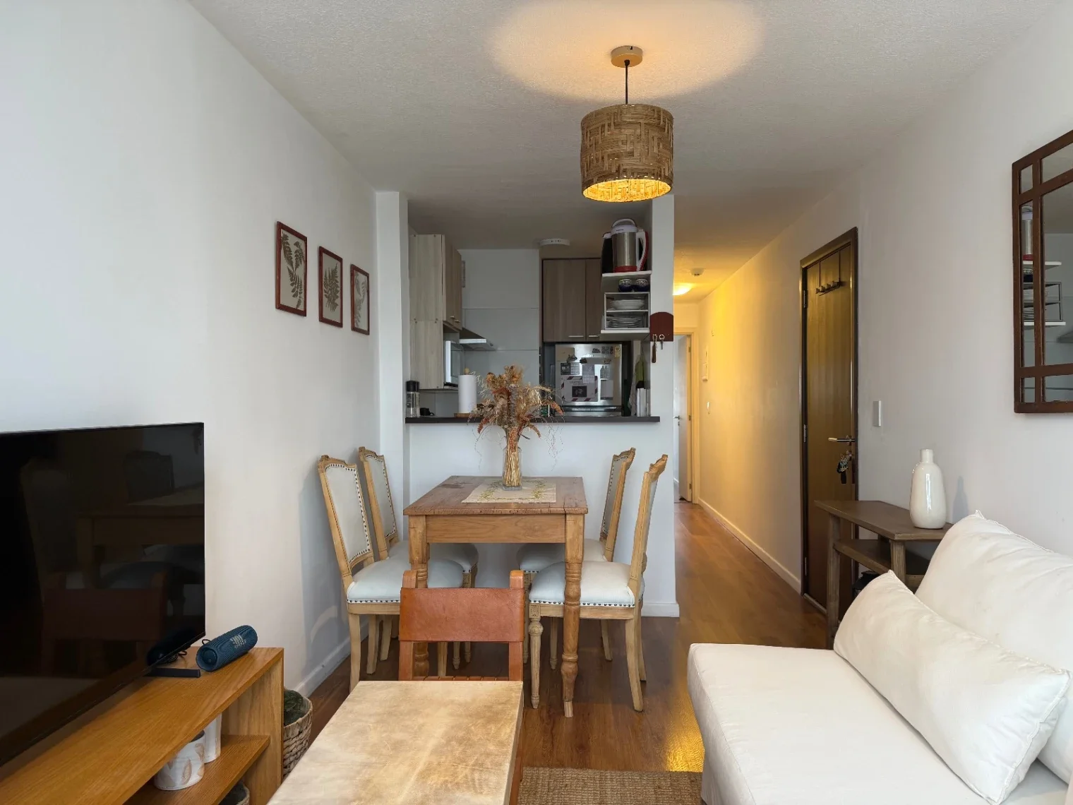 Apartamento En Alquiler En Pocitos 1 Dormitorio Con Garage sobre Av. Brasil - Imagen 3
