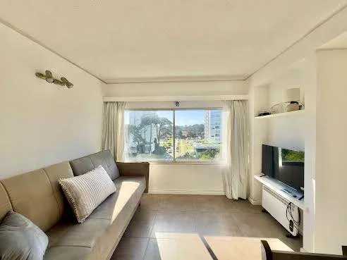 Apartamento en alquiler c/ cochera en Roosevelt - Imagen 2