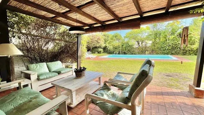 Casa en alquiler c/ cochera en Playa Mansa - Imagen 2