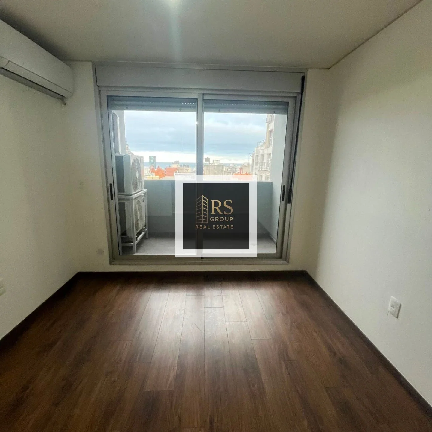Apartamento en alquiler c/ cochera en Centro - Imagen 2