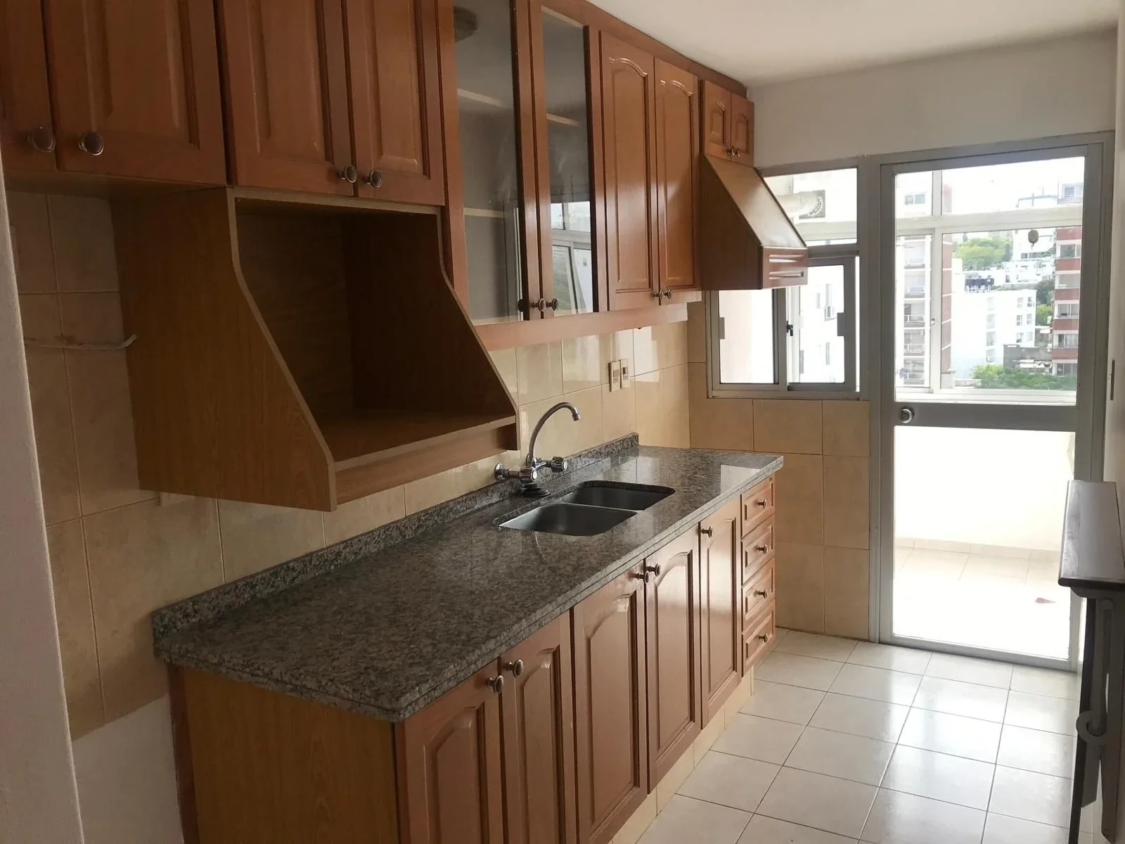 ALQUILER APARTAMENTO 1 DORMITORIO BALCON COCHERA POCITOS - Imagen 2