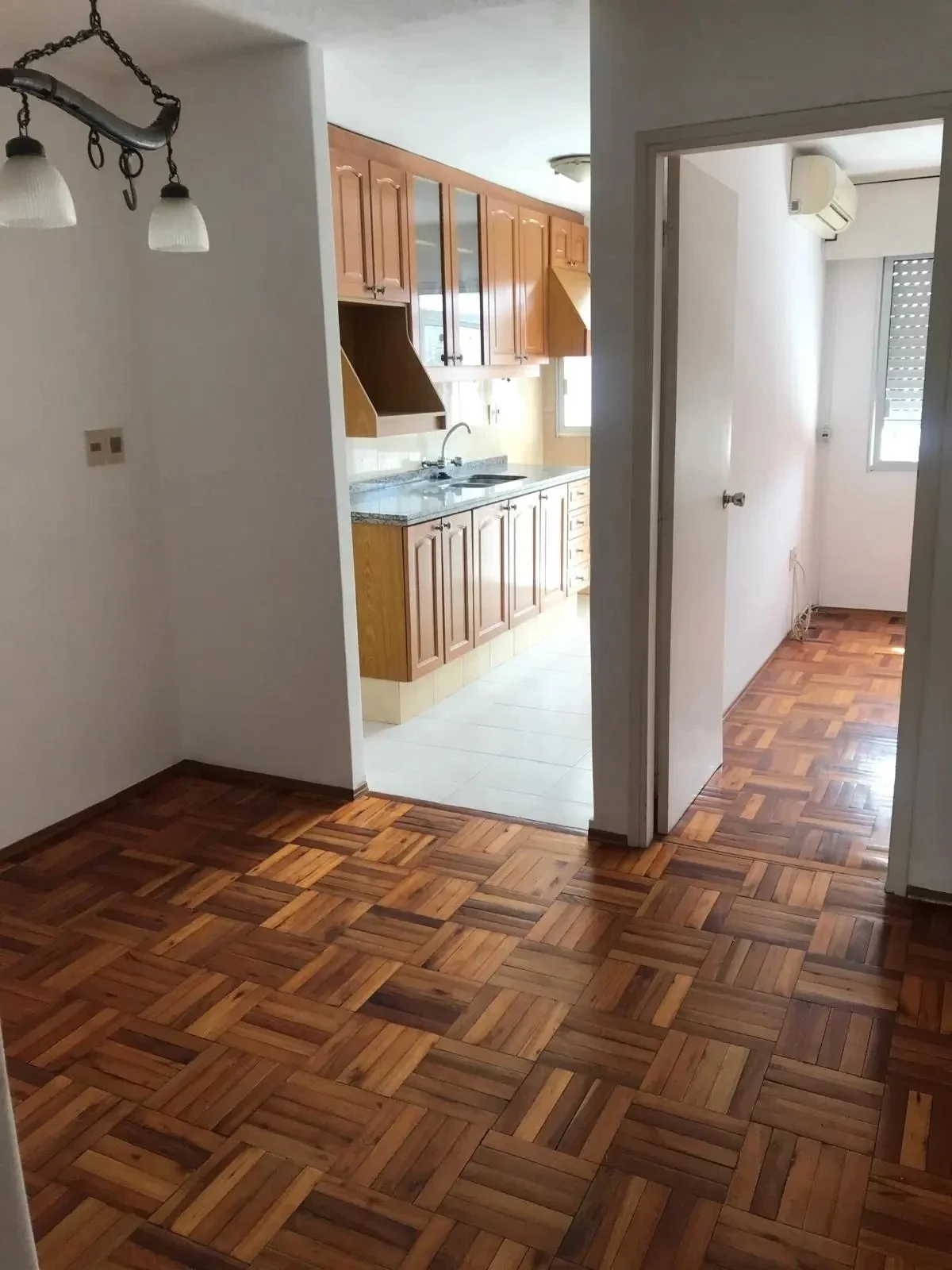 ALQUILER APARTAMENTO 1 DORMITORIO BALCON COCHERA POCITOS - Imagen 5