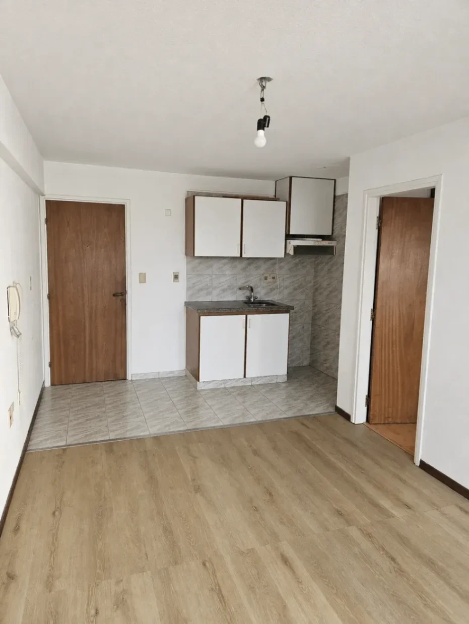Apartamento en alquiler en Tres Cruces - Imagen 3