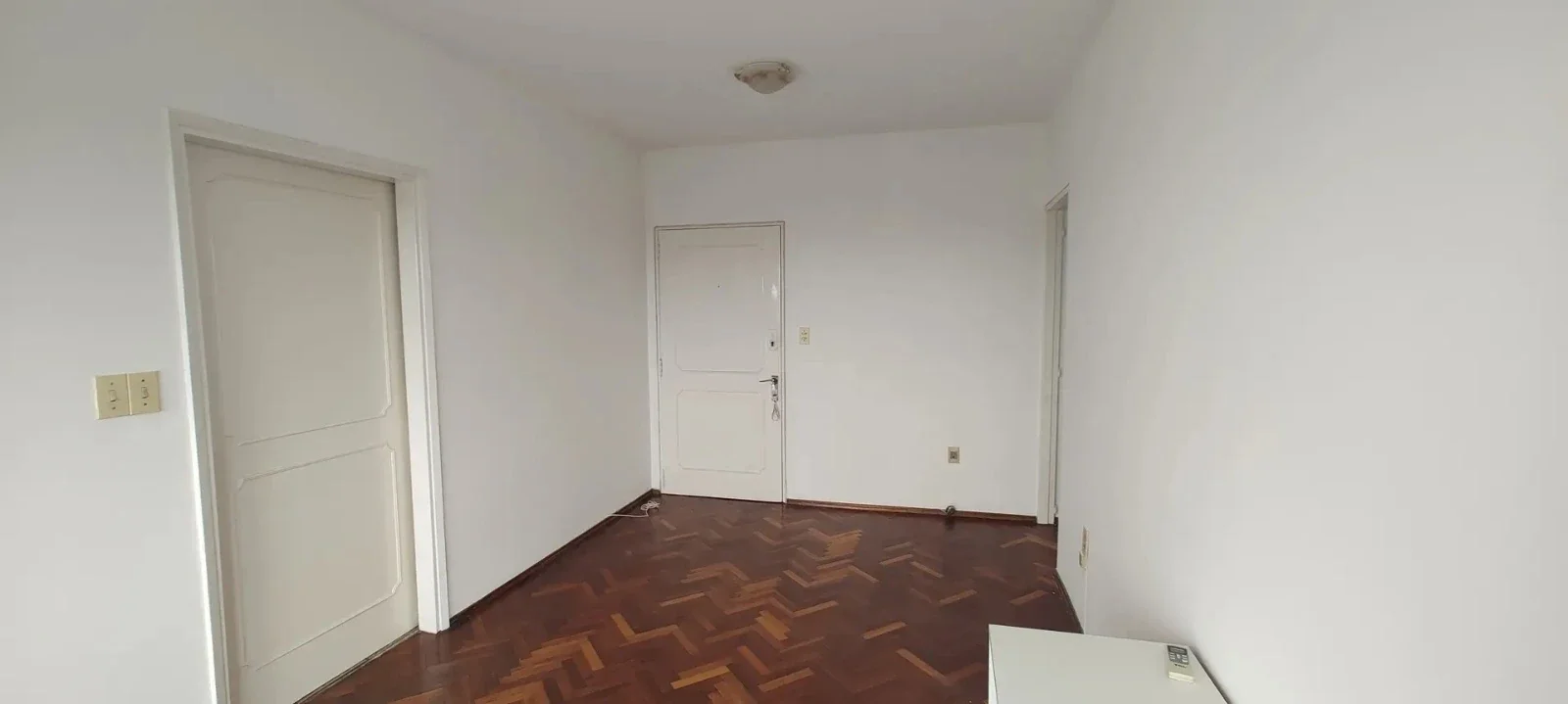 ALQUILER/ APARTAMENTO 2 DORMITORIOS/ PISO ALTO/ TRES CRUCES - Imagen 2