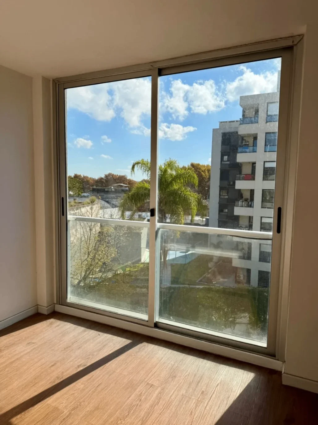 Apartamento en alquiler c/ cochera en Tres Cruces - Imagen 2