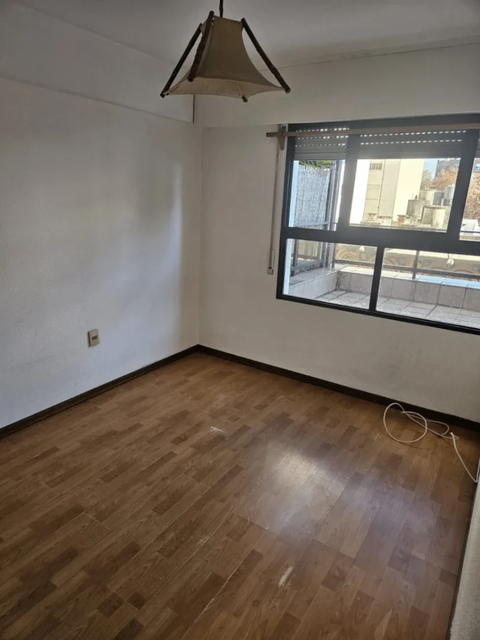 Apartamento en alquiler en Tres Cruces - Imagen 2