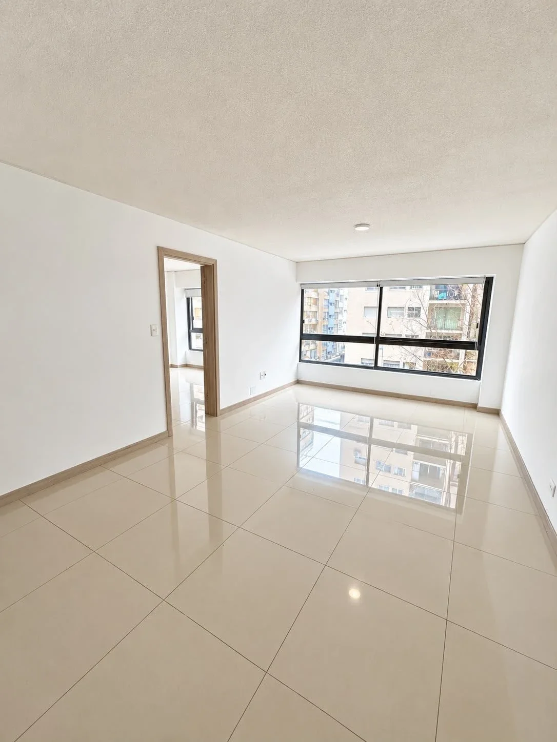 Apartamento en alquiler en Centro - Imagen 2
