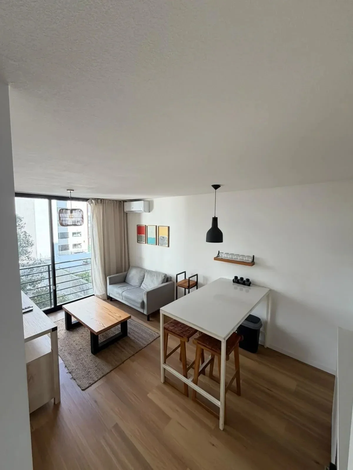 Apartamento en alquiler c/ cochera en Puerto Buceo - Imagen 2