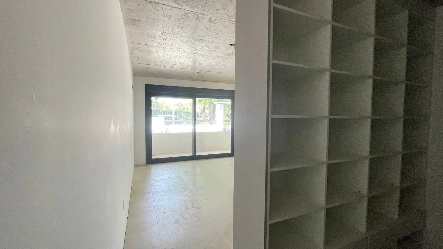 Apartamentos 3 dom, 3 baños, parrillero, patio y cocheras a estrenar en Carrasco - Imagen 5