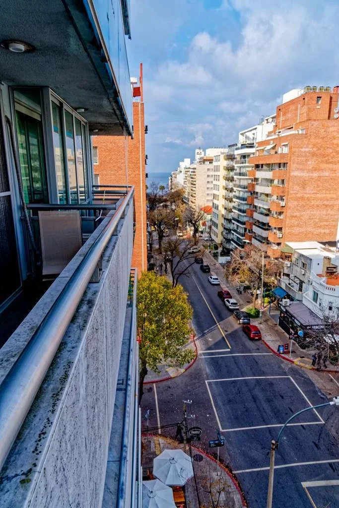 ALQUILER/ APARTAMENTO 1 DORMITORIO/ COCHERA/ BALCON/ PUNTA CARRETAS - Imagen 1
