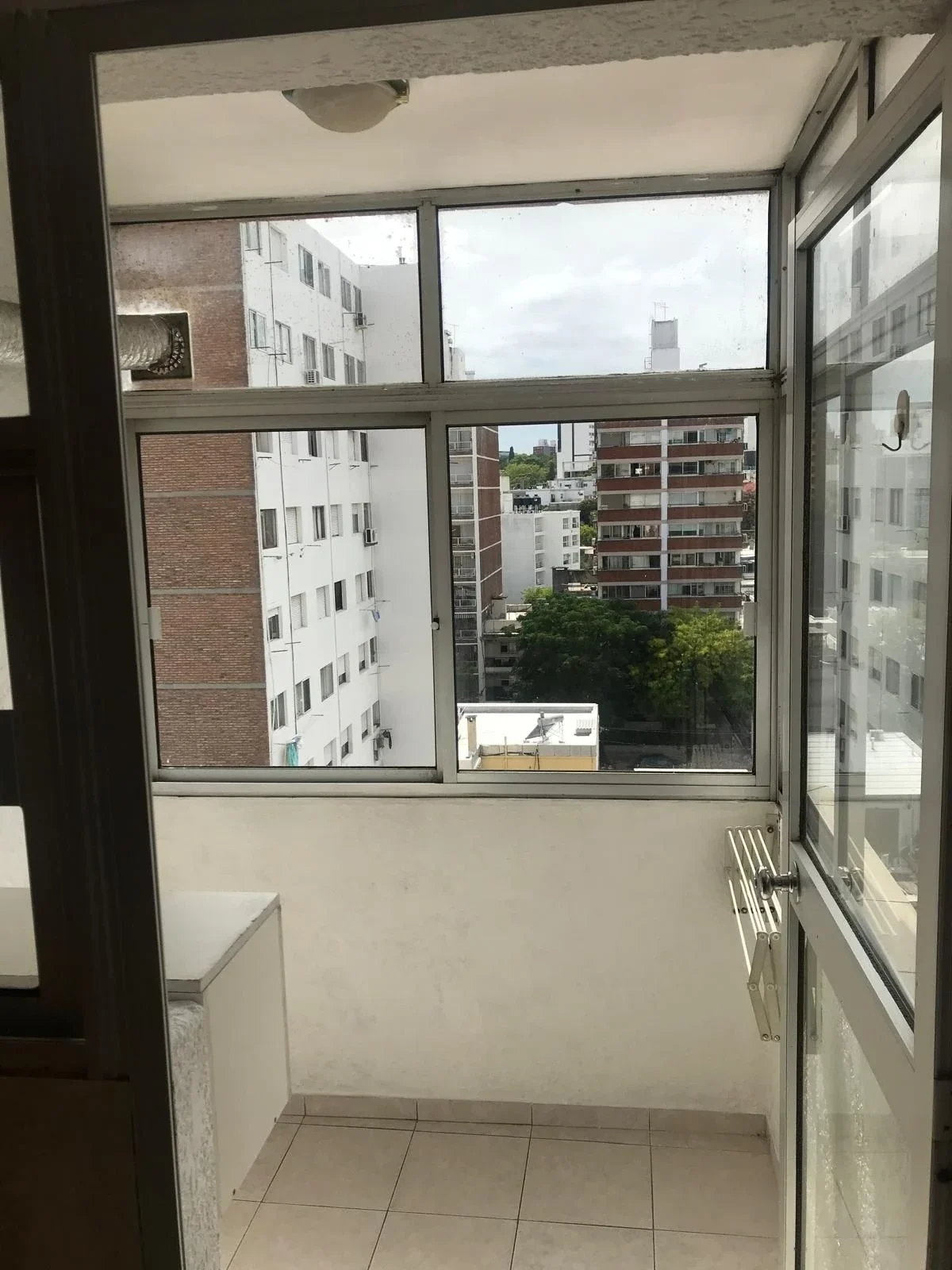 ALQUILER APARTAMENTO 1 DORMITORIO BALCON COCHERA POCITOS - Imagen 4