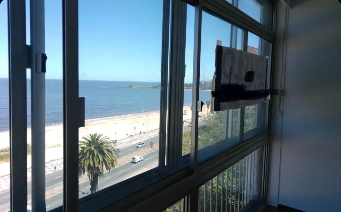 Apartamento en Pocitos, 3 DORMITORIOS. Primera lìnea de rambla Pocitos - Imagen 5