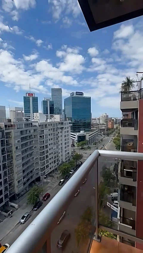 Alquiler Apartamento 2 dorm / 2 baños en Pocitos c/cochera - Imagen 1
