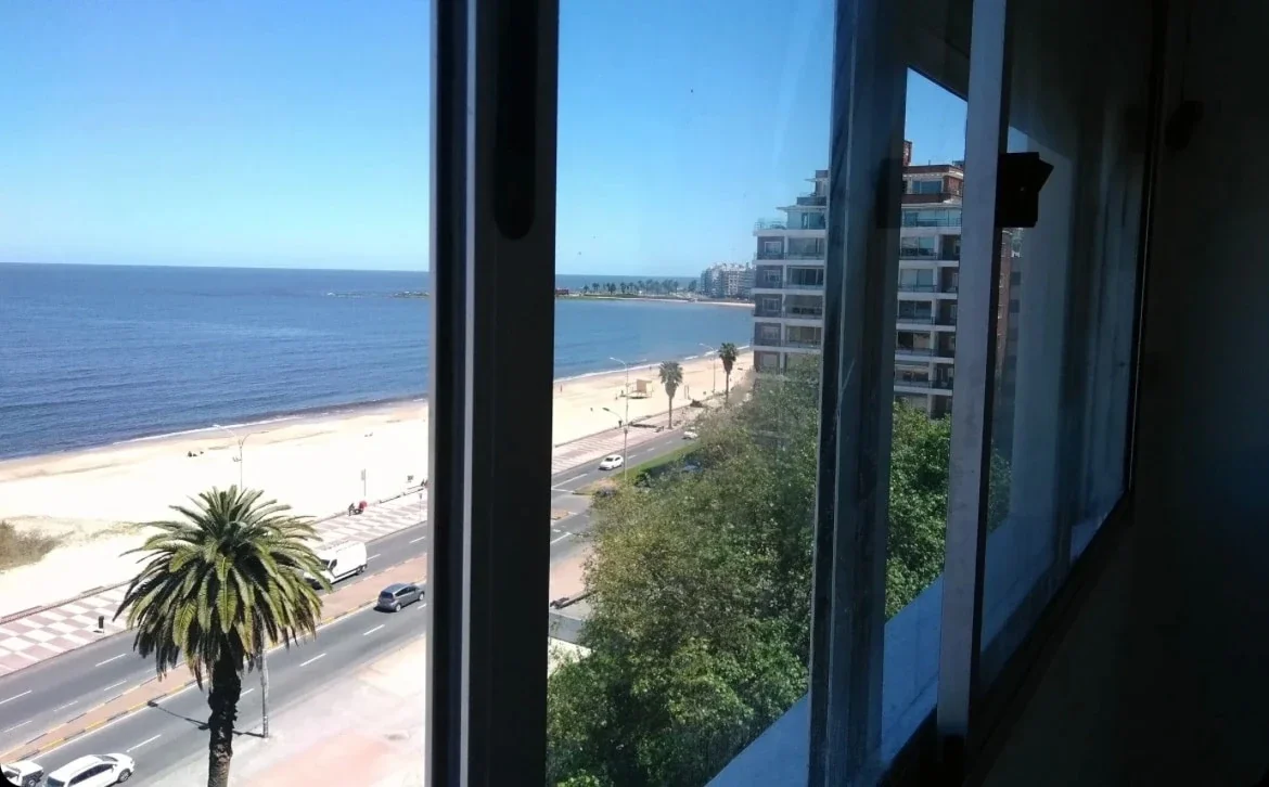 Apartamento en Pocitos, 3 DORMITORIOS. Primera lìnea de rambla Pocitos - Imagen 4