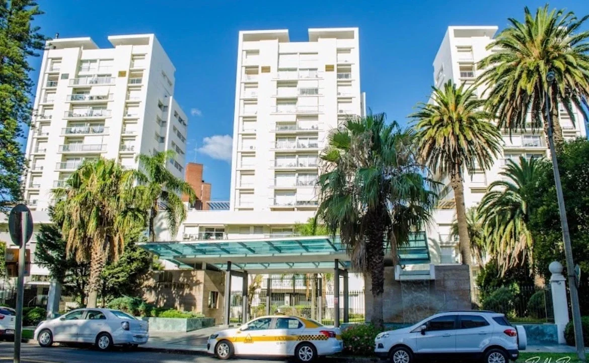 Apartamento 3 dormitorios,piscina y garage en Bella Vista - Imagen 1