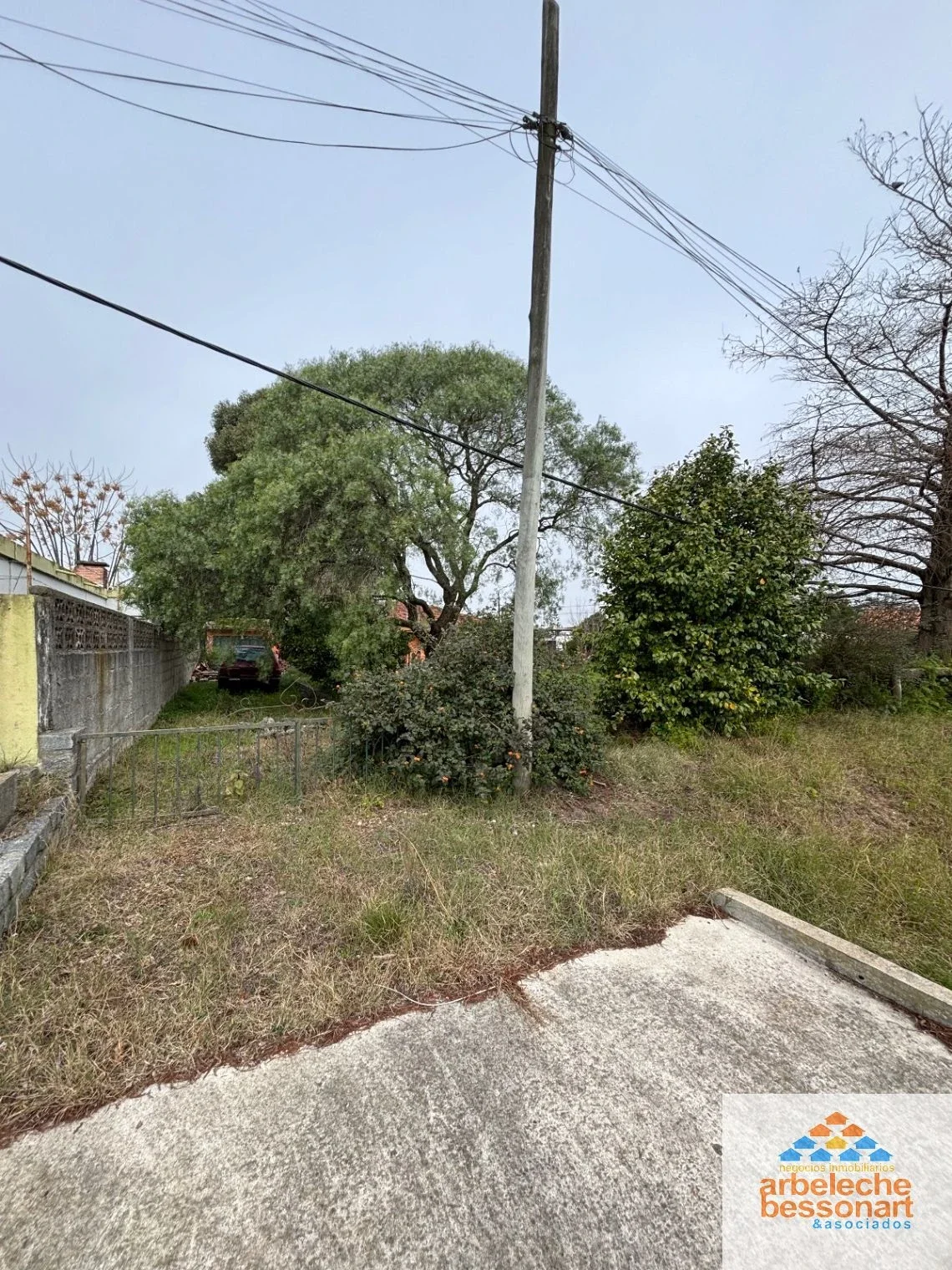 Casa en venta c/ cochera en Lagomar sur con gran terreno - Imagen 4