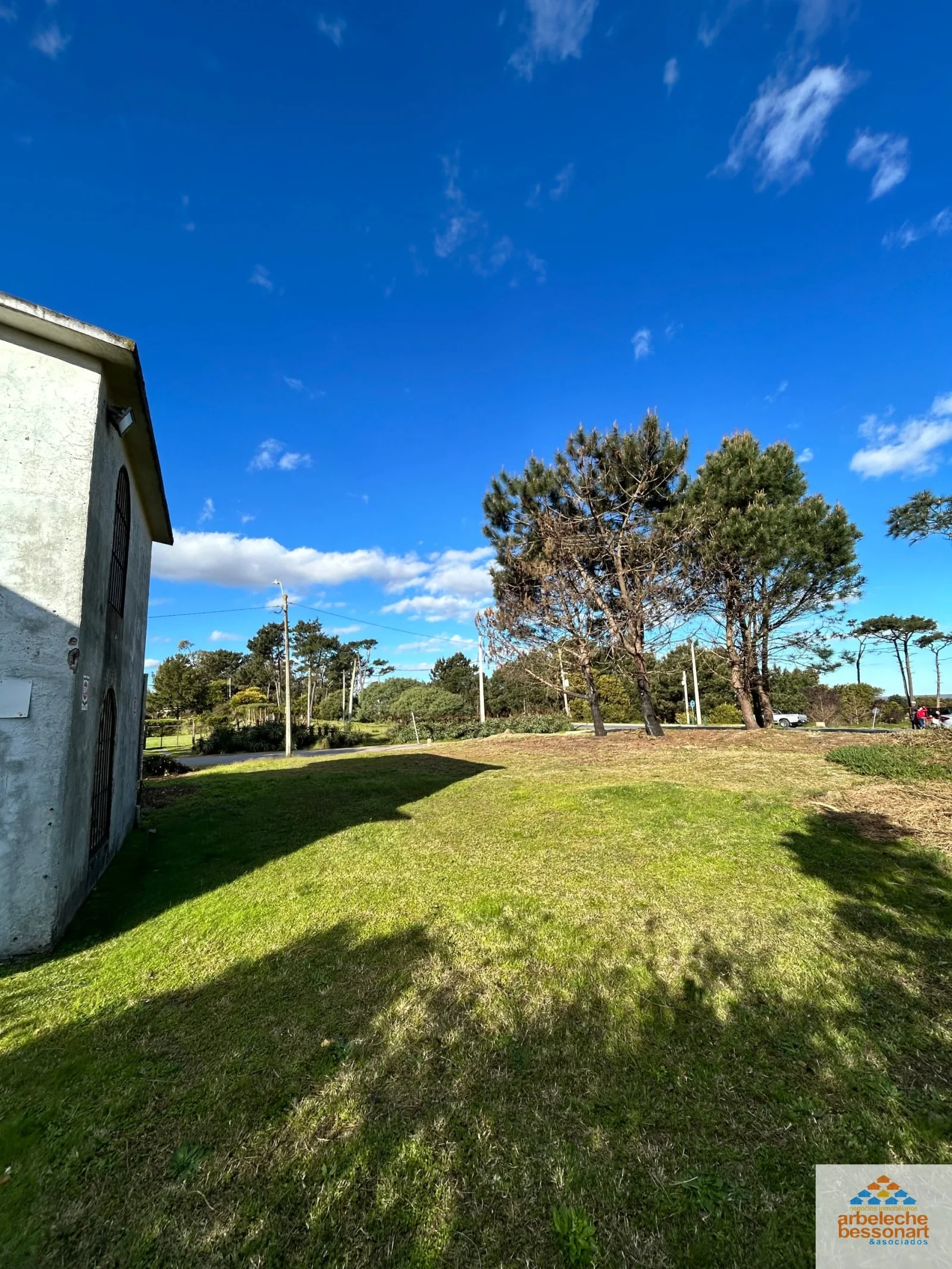 Casa en venta en primera fila en Pinamar - Imagen 4