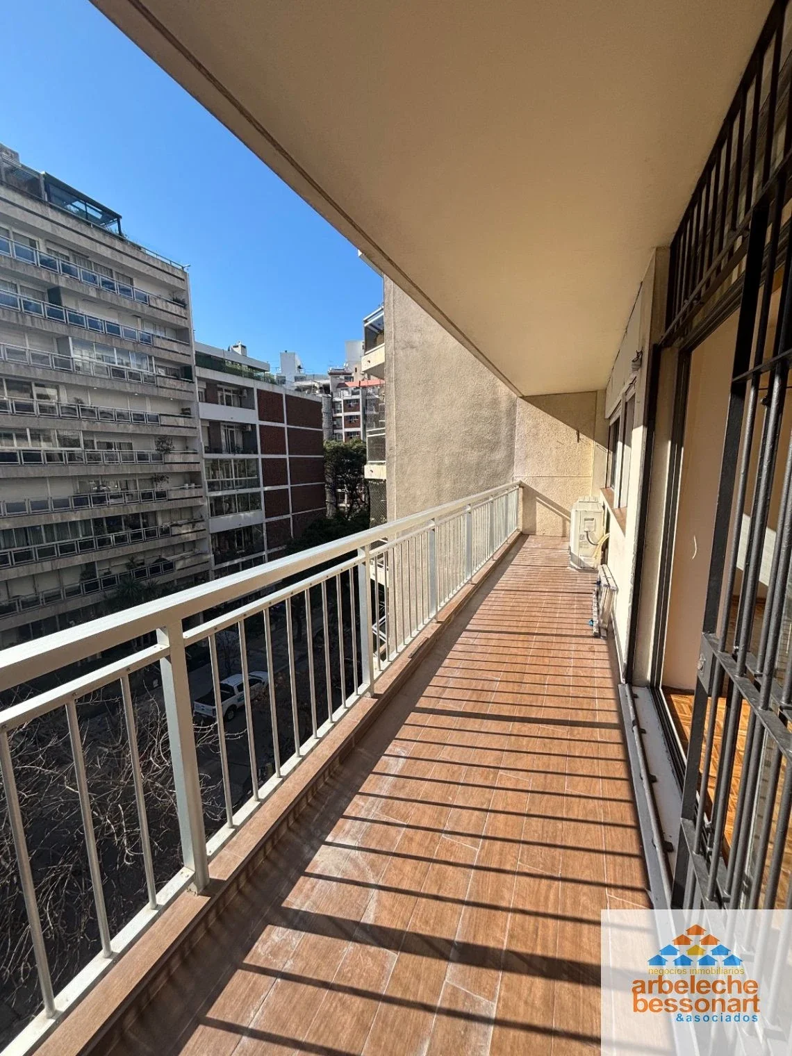 Apartamento en alquiler c/ cochera en Pocitos - Imagen 2
