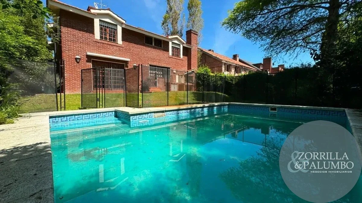 Casa en venta 4 dormitorios y cochera en Carrasco!! - Imagen 1