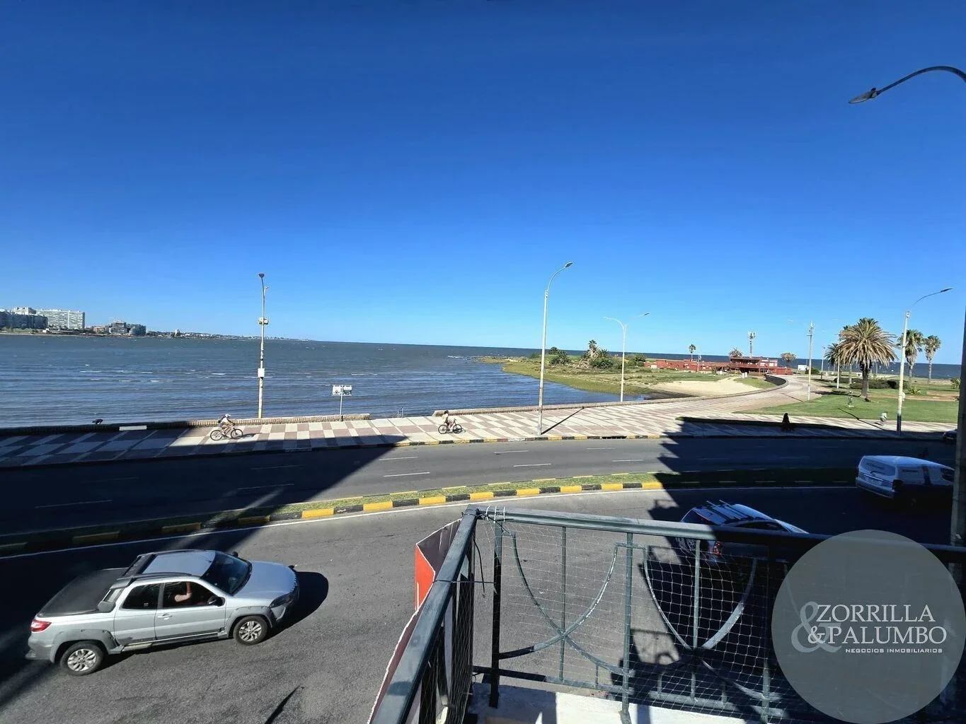 Apartamento de 4 dormitorios, 3 baños y terraza en Pocitos ! - Imagen 2