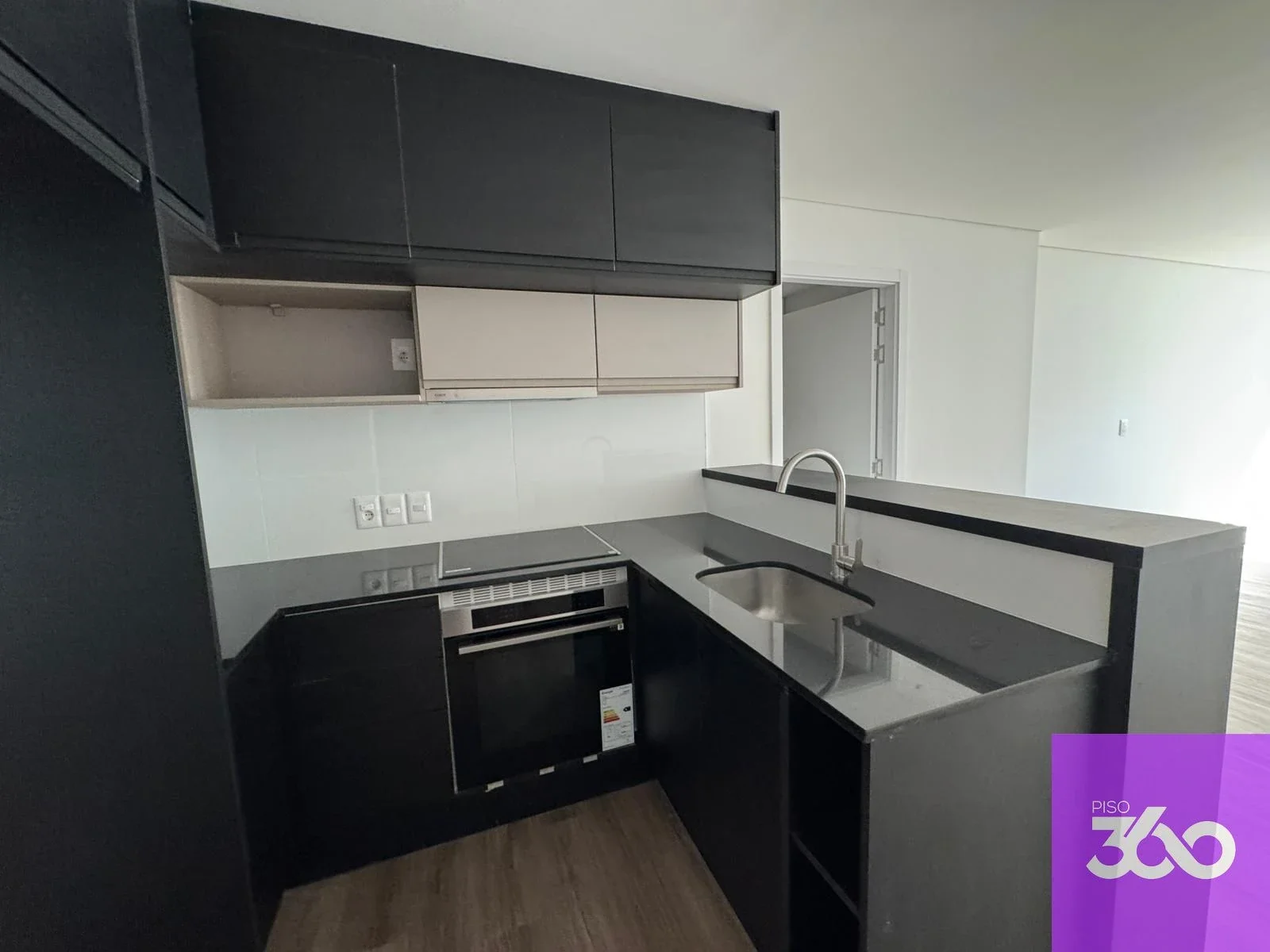 Apartamento en venta patio exclusivo en Punta Carretas límite con Parque Rodó - Imagen 4