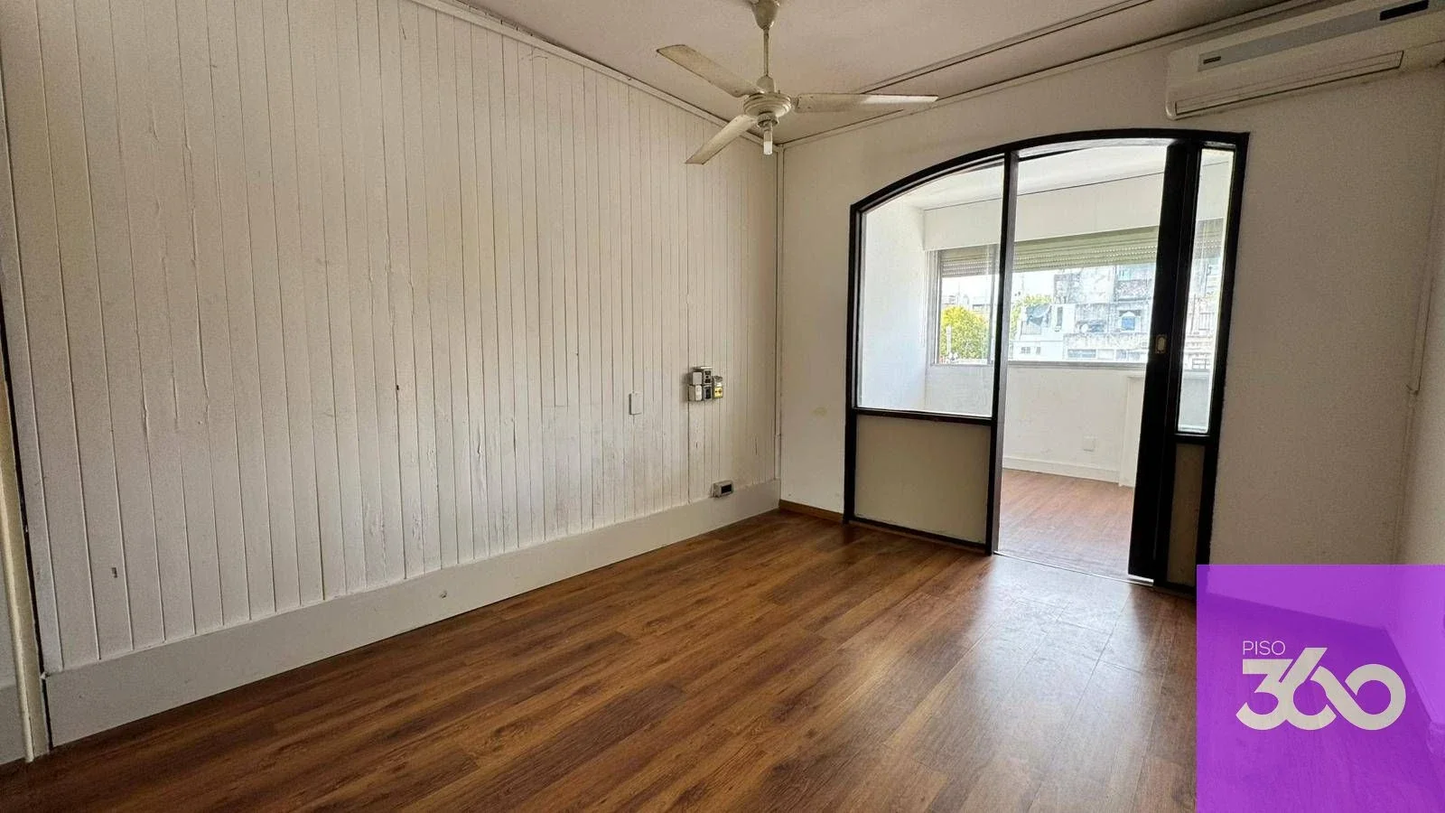 Venta apartamento Monoambiente en Centro de Montevideo (frente plaza cagancha) - Imagen 2