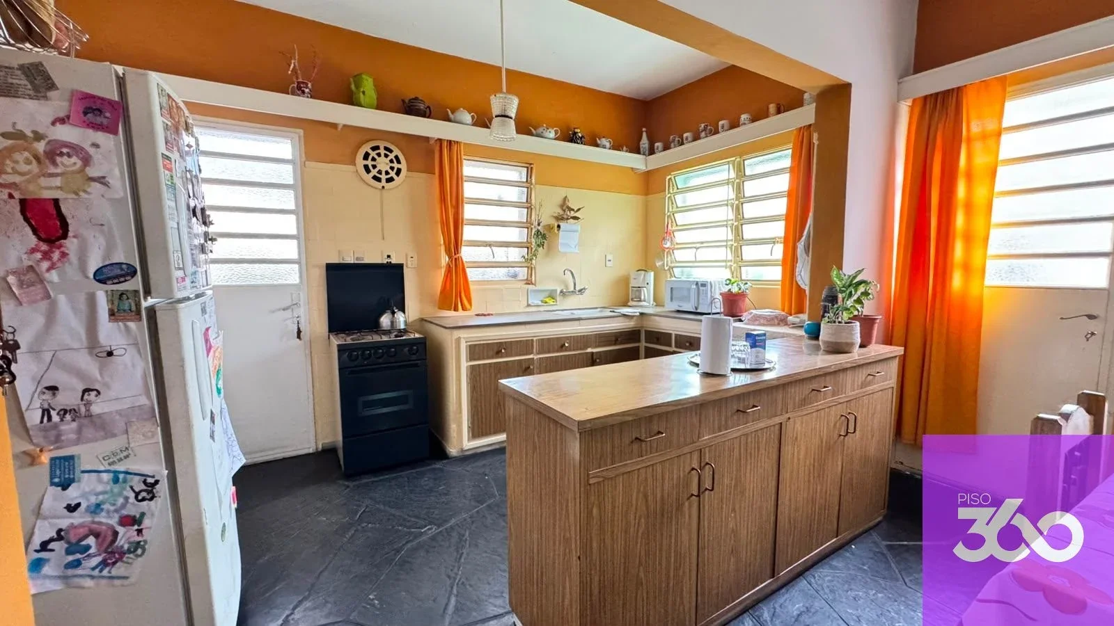 Casa en Solymar con 4 dormitorios a mts de la rambla y enorme terreno - Imagen 3